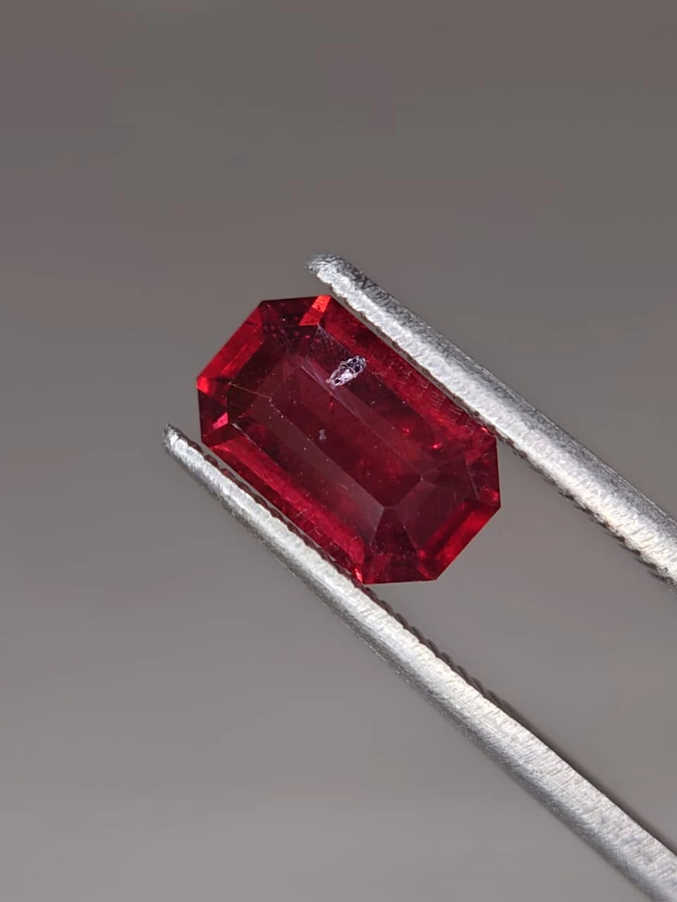 2.1ct Emerald Faceted Malaya Garnet from Tanzania — view 2